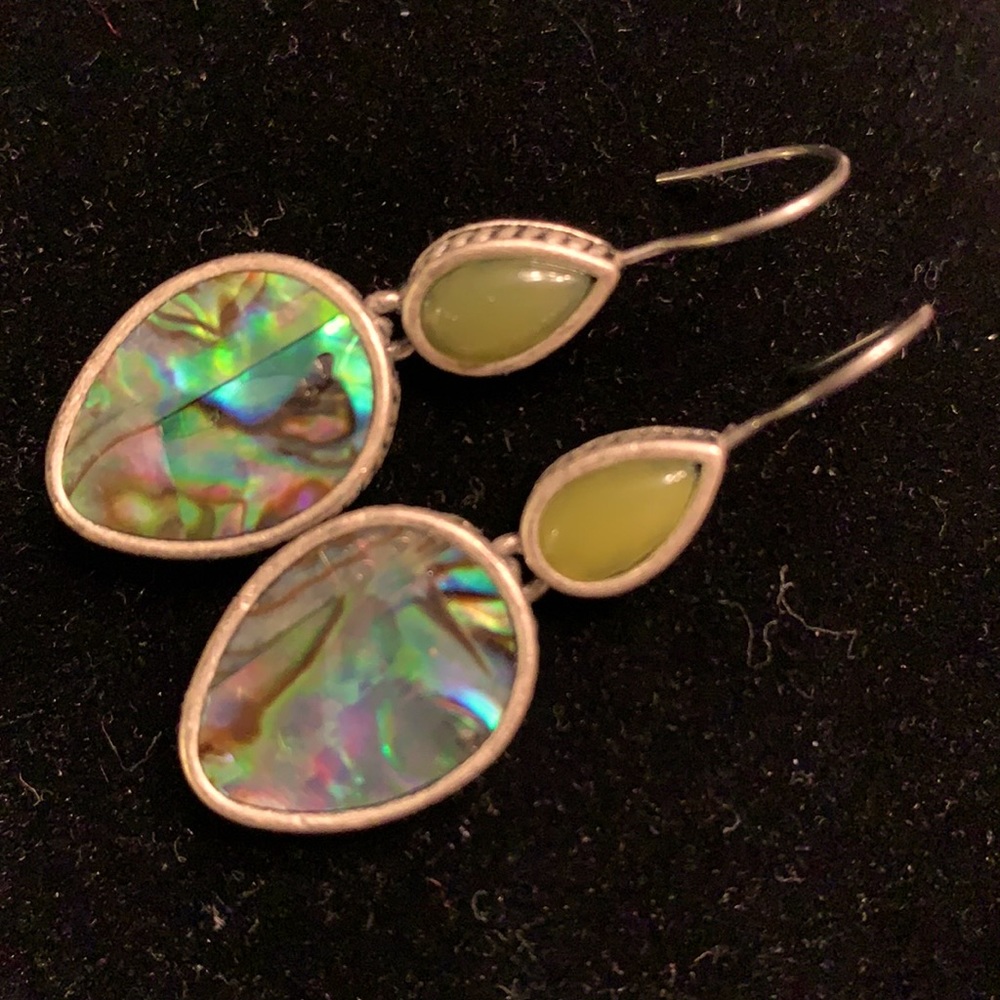 Kapua shell and green glass bead earrings.